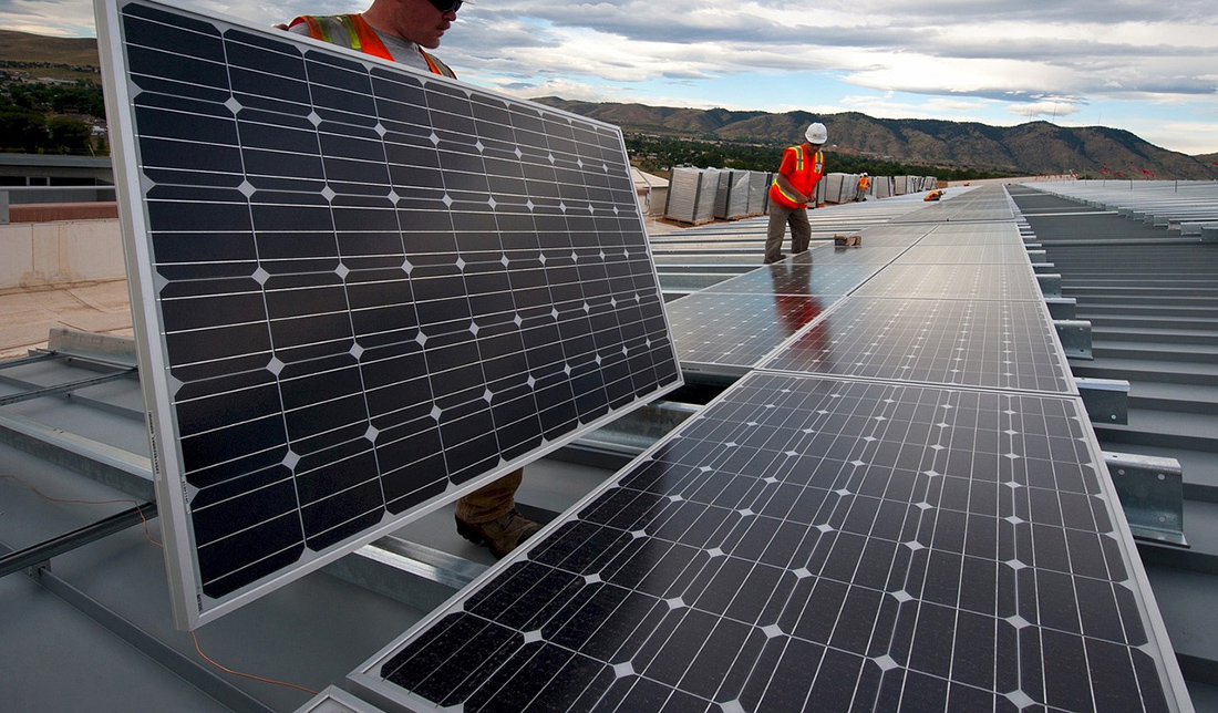 Valley Solar Pros installers and technicians on a Stockton California solar job